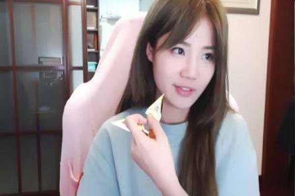 ����ѩ�Լ����� ����ѩ�;ջ�������ô����