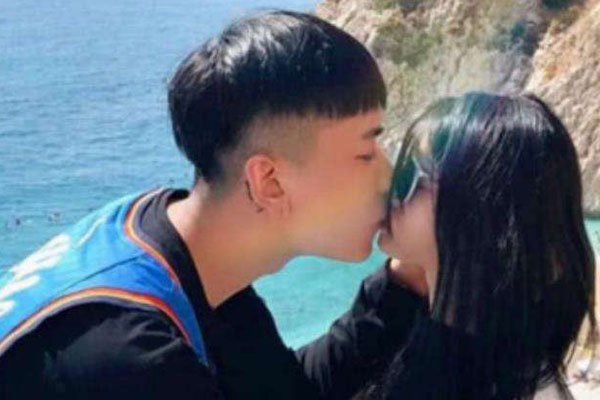 �޽��������Ž��� ���μ�ֱ�ӱ����һ��Ů����