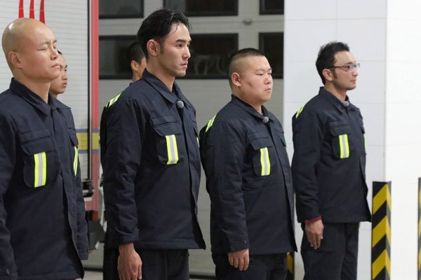 乐嘉蛋碎事件 只要用脚后跟夹住,俩手倒腾根本受不了伤