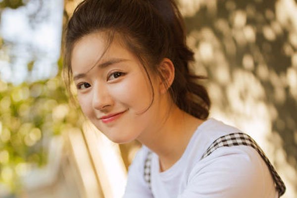 赵露思李宏毅是情侣吗 看他们的熟络劲比cp还亲