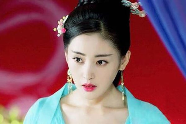 张天爱也脱了身材性感 她的鬼马表演叫人总是摸不着头绪