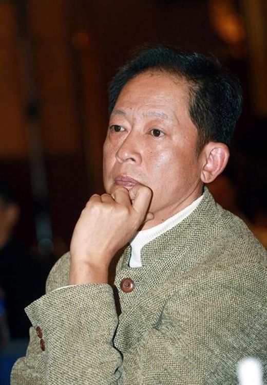 ��־��ǰ����˭ ��־�ĵ�����������˭