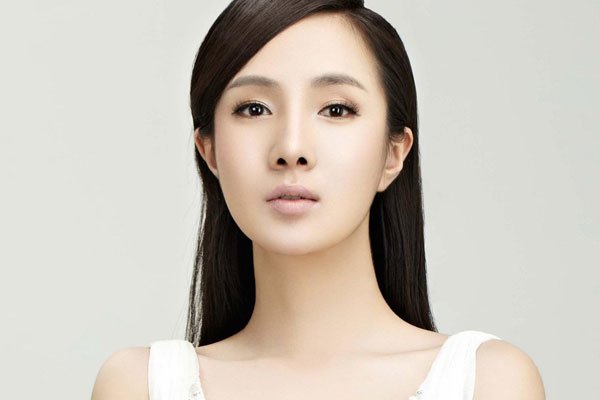 干露露被捏莫露露当场喂男人 征婚是假想红才是真