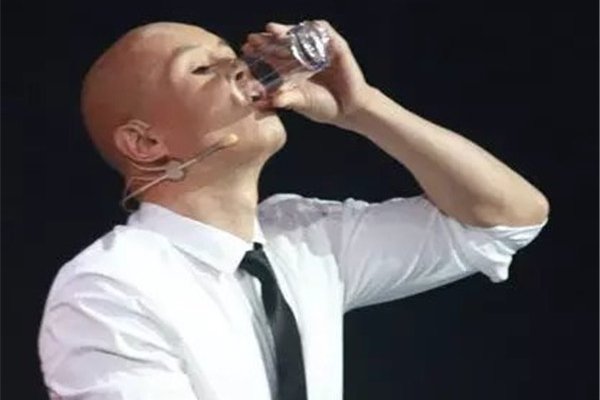 乐嘉结婚了吗出家当和尚了吗 三个妻子照片分别是谁