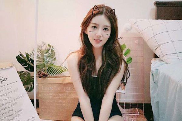 开奔驰喝战马电竞椅上日rita是什么梗 自从喊了这个口号rng战绩就差了