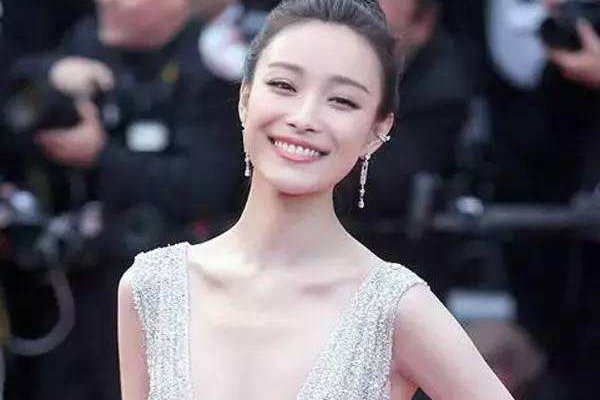 �������������� ����ǰ����������Ƭ�ع�˽�¾�������������