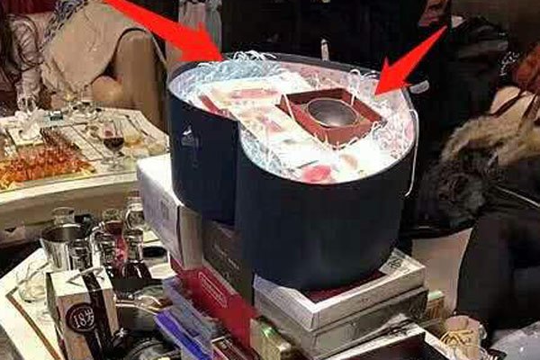 �Ϻ������ḻ����˭ ����ǧ�����ģ������