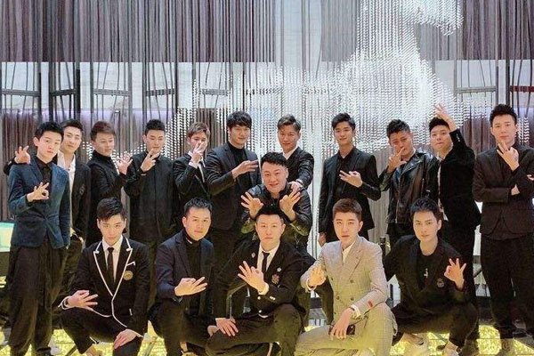 �Ϻ������ḻ����˭ ����ǧ�����ģ������