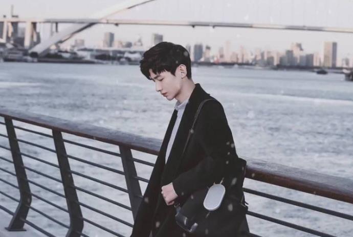 �׾�ͤΪʲô��ǩ��˾ ��¶�׾�ͤΪʲôû�о��͹�˾��ԭ��