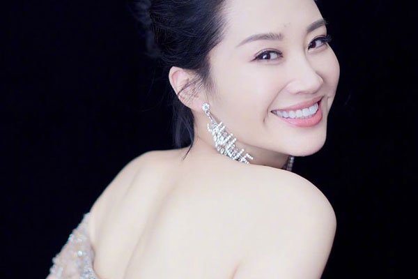 ���类˭ҧ����һ��ͷ������� ����˭ҧ��һ��ͷ(һ������������)