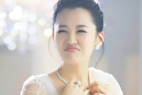 ���类˭ҧ����һ��ͷ������� ����˭ҧ��һ��ͷ(һ������������)