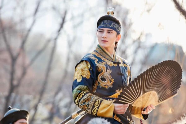 ��������۾�̫���� �������ǰ��Ƭ(����ǰ����Ƭ)