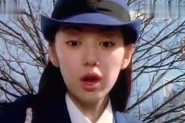 ����С��Ů�����º�������ʲô ��Ұ�����º��¼�ʼĩ