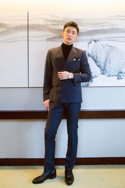 黄景瑜个人资料介绍 黄景瑜的大包包(参加马术活动凸起激凸)