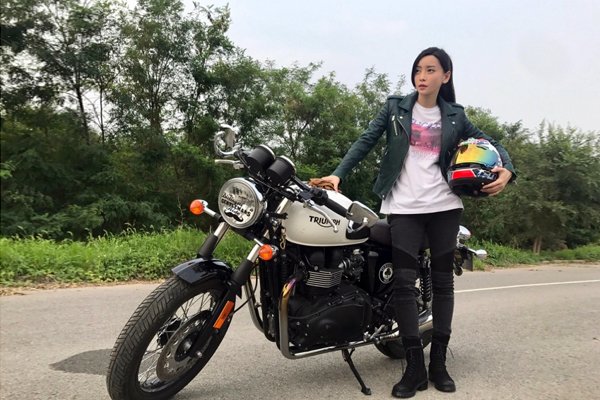 �����ĸ������ϼ�� ����������������t��(Ů��˿������)