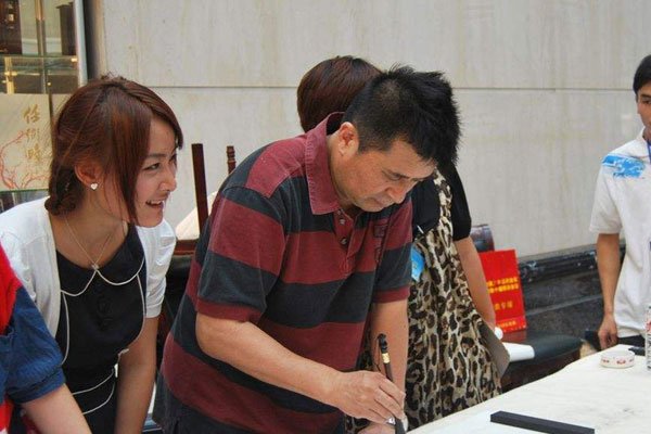 毕福剑当年到底说了一句什么话视频直播 饭局言论曝光后他后悔不已