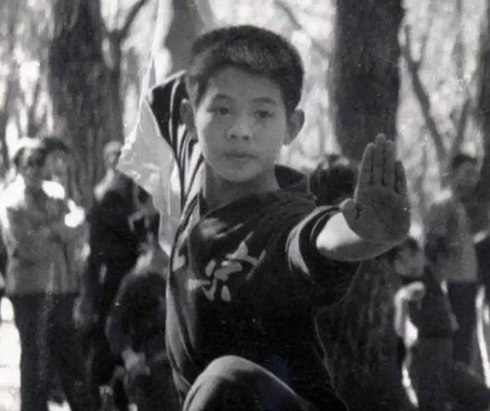 ��������ʵ���ݾ������� ����ʵ۵�үү������˭