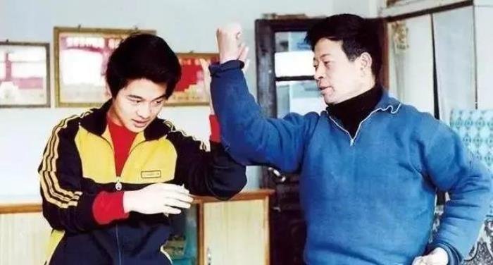 ��������ʵ���ݾ������� ����ʵ۵�үү������˭