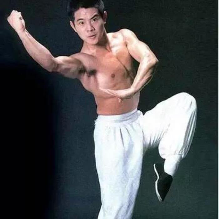 ��������ʵ���ݾ������� ����ʵ۵�үү������˭