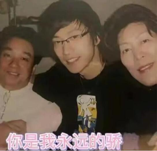 ��˼�ϵ�����д��kimi����ͼƬ kimi�����������¼�����˼�ϵĹ�ϵ