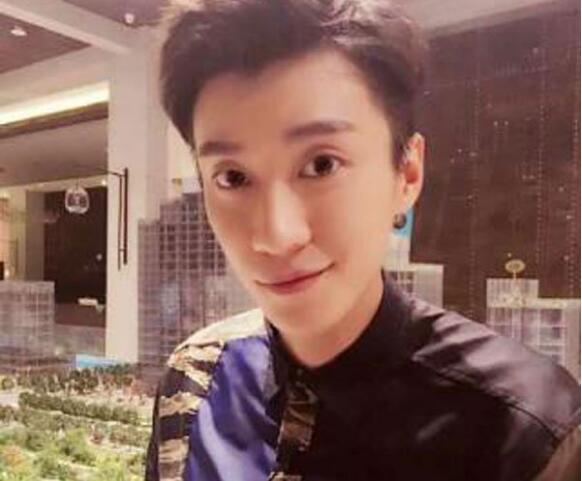 ��˼�ϵ�����д��kimi����ͼƬ kimi�����������¼�����˼�ϵĹ�ϵ