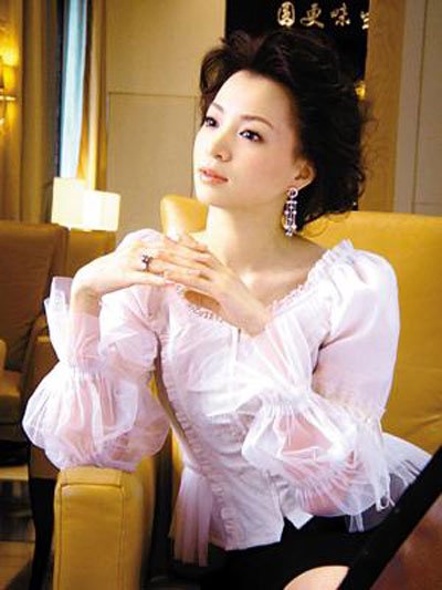 董卿和赵忠祥有关系吗 两人是老相好(老赵有特殊性廦好)