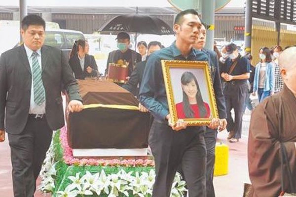 ���Ⱥ����ɷ�����������ֽ������ ���Ⱥ���˭��Ļ�(�ɷ������)