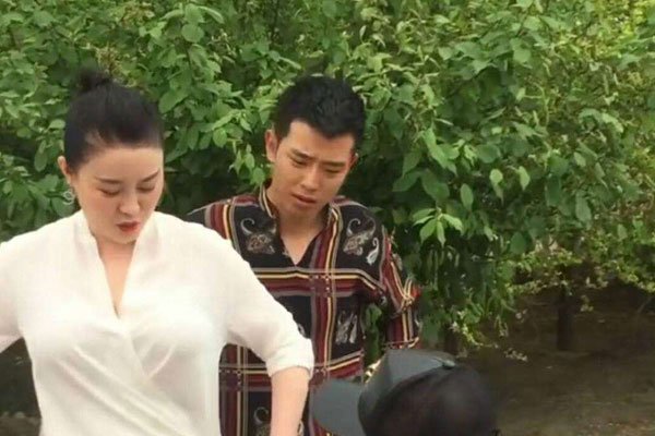 �����Ƚ������� ���ĺ�����(e�ֱ���Ȼ������)