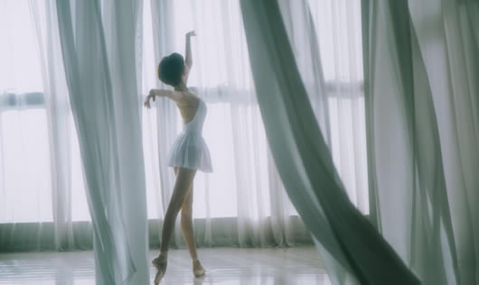 ��С���Ӿװ����ͼƬ �޺ۺ�ɫӾװ������һ������