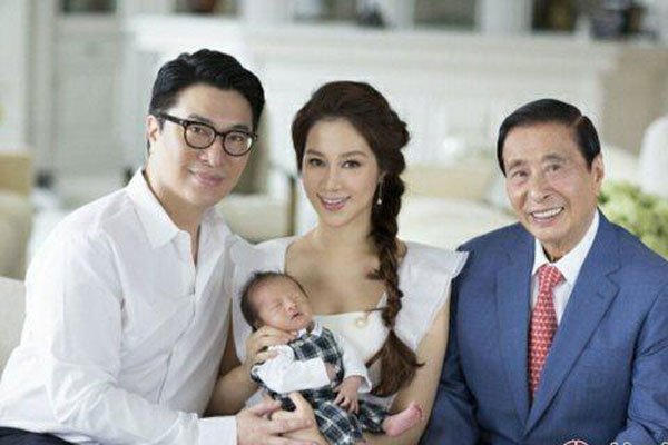 徐子淇面相八字好到绝 徐子淇李兆基八卦事(私下关系太好了)