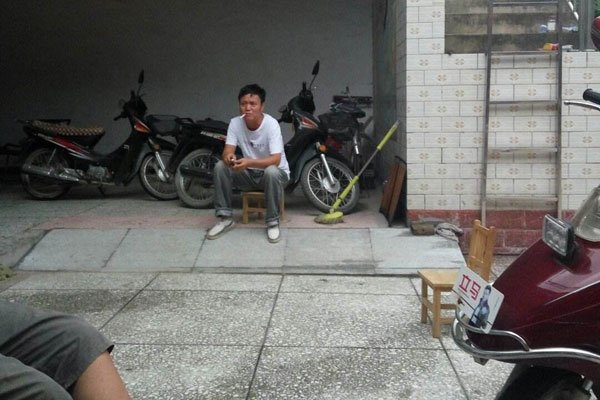 ɽ�������¼�����Ļ��Ǽٵ� Сѧ��ʦ�������������˵�����