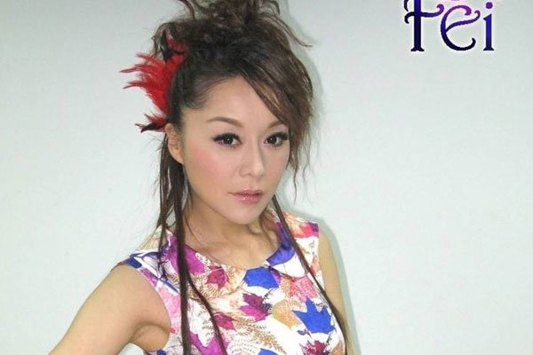 汪雨家到底是什么来头(没有人敢动他) 汪雨的烟上有2个小字是什么字