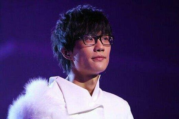 ���Ը������ϼ���� Ů��������λ�����Խ������