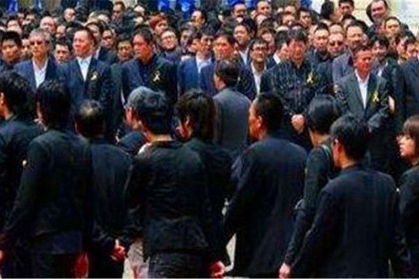 ����24Ů���Ƕ����ĸ������� �������ĵ��������̶ֳ�