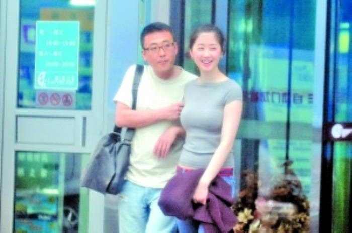 窦文涛老婆是谁?结婚了吗 不婚主义只谈恋爱不结婚(一直单身)