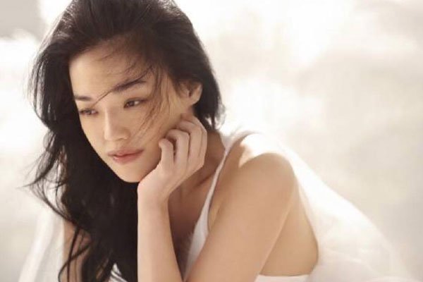 ��俳���ǰ������ Ů��������Ĺ�������Ƭ