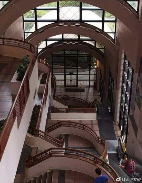 庄月明楼传说真实故事 李嘉诚原配庄月明楼困魂术怎么回事