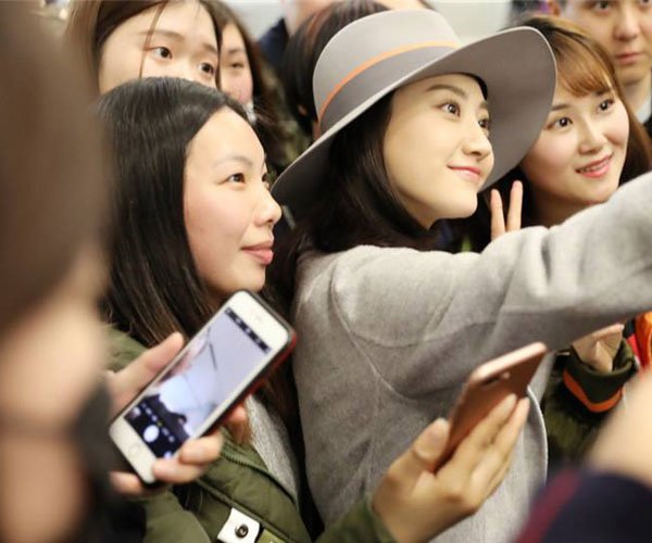 ���������·�� δ������ϰ��ﱳ���и��þ�ʦ