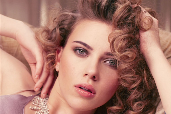 斯嘉丽约翰逊梯震门视频怎么回事 和男朋友的闺房情趣被爆出