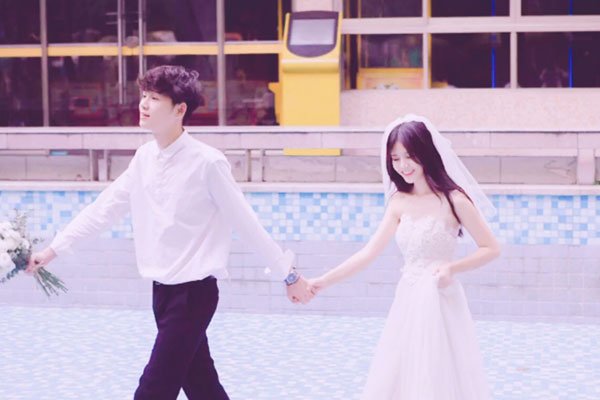 ����ɭ���͸������� ���ͺͳ������ϳ�����Ʊ��������