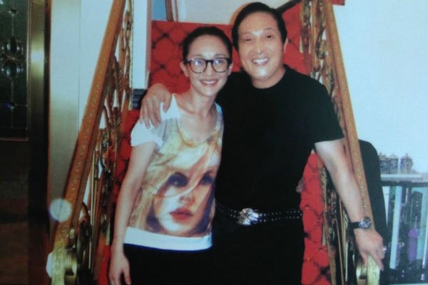 ��������Ϊ12��һ��Ů�ǿ��� ���ʵ�:��ʦ����������Ϊ12��Ů�ǿ���