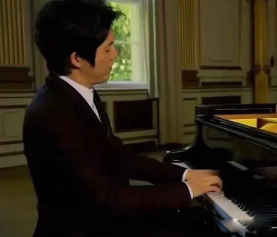 李云迪嫖娼对象主角陈小卉照片 动人的故事:女主身材绝绝子啊