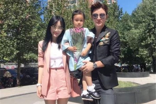 李小璐贾乃亮真的复婚了吗 被戴绿帽子后:李小璐怀孕二胎最新消息