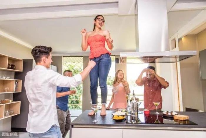 һ������ס���Է����滻����Ϸ ��ʵ�����ı�Ļ��������¼�