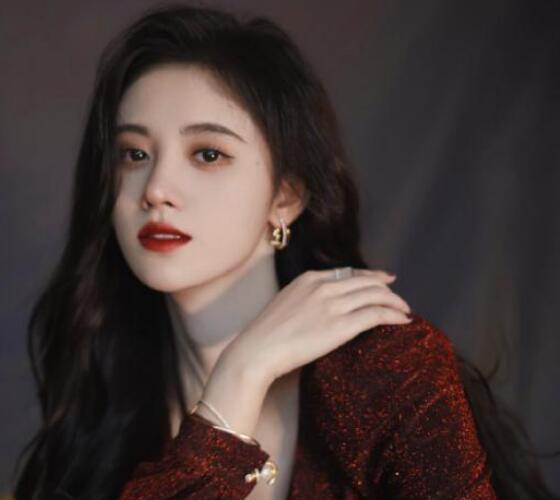 鞠婧祎处给了谁 幼稚黑料:高三意外怀孕被谁拿了一血