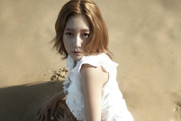 李成敏的个人资料简介 甩奶gif全程60秒的表演让宅男记忆犹新