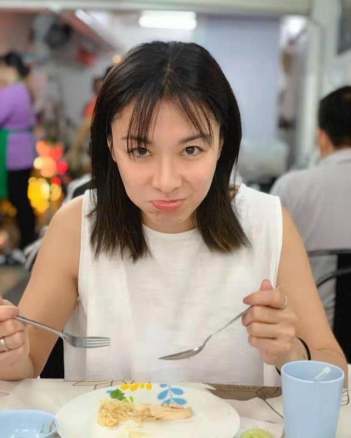 ����ƽ�ͺ�С��Ա��պ��� ��С��ͽ���ƽ����һģһ��