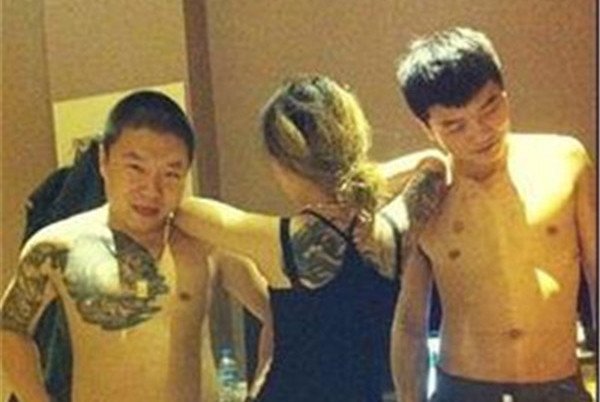 Ī������ʱͼƬ�ж��ܴ� ���ƴ���Ī�ڵ����ϼ������