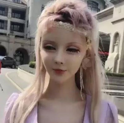 芭比迪丽拉真实身份家庭背景 真人芭比迪丽拉卸妆后的样子