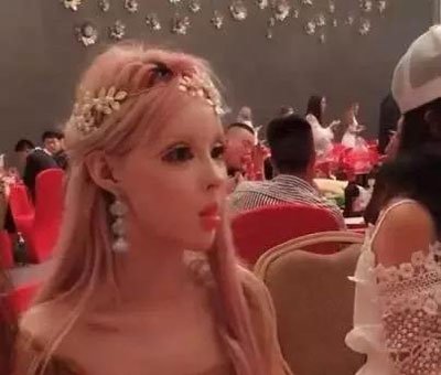 芭比迪丽拉真实身份家庭背景 真人芭比迪丽拉卸妆后的样子